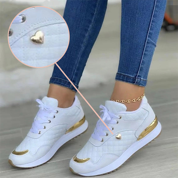 ADIDAȘI UȘORI LA MODĂ, CU TALPĂ ANTI-ALUNECARE CHICMOVE™