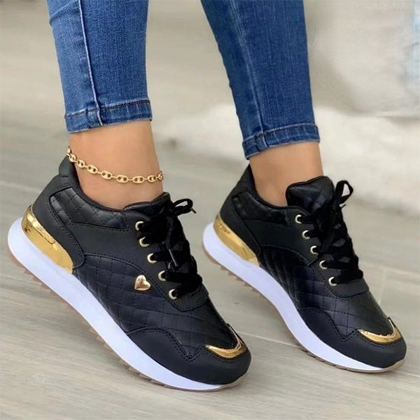 ADIDAȘI UȘORI LA MODĂ, CU TALPĂ ANTI-ALUNECARE CHICMOVE™