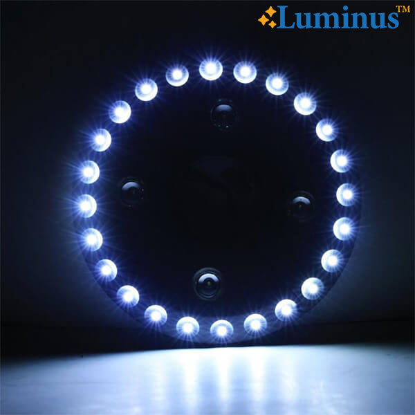 LAMPĂ LED PORTABILĂ CU POSIBILITATE DE INSTALARE PE UN ABAJUR ALIMENTAT DE BATERII LUMINUS™